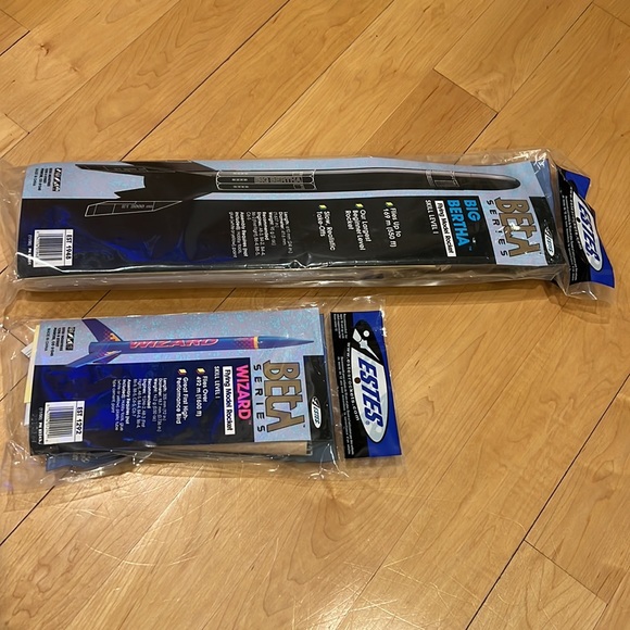 New Estes Beginner Flying Model Rockets Big Bertha & Beta Series Wizard Hobby - Picture 5 of 10